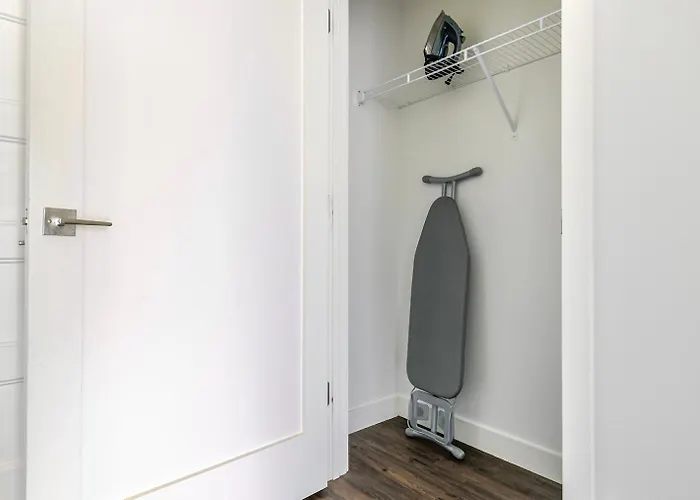 Apartment Blueground Elmhurst Pool Nr Elmhurst Art Museum Chi-1264